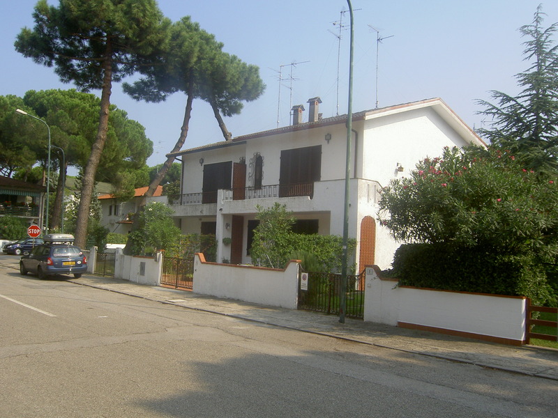 Villa in affitto al Lido di Spina, trilocale per 6 persone, 1° piano, con giardino e balcone, aria condizionata - Villa Michelangelo 198 