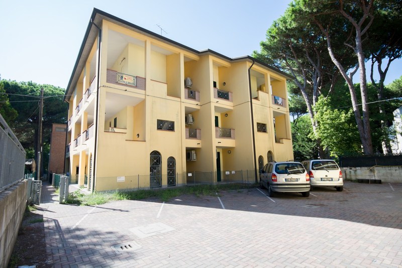 Letnie wypożyczalnie Lido di Spina. Mieszkanie na parterze z prywatnym ogrodem - Residence Le Terrazze 1