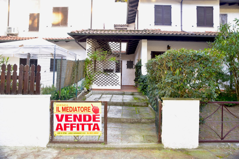 Lido di Spina, vendesi villa con 3 camere da letto, cielo-terra, zona lago